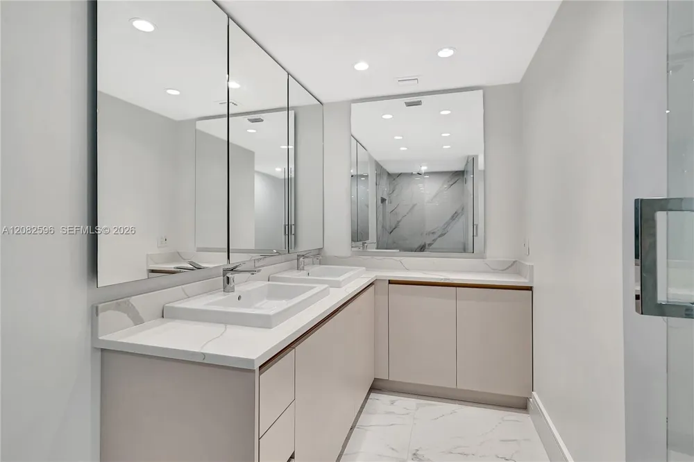 2807 NE 164th St #2 North Miami Beach, FL 33160
