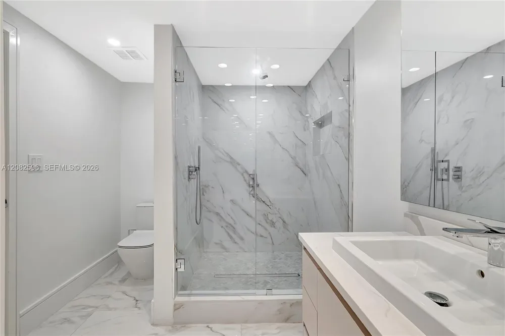 2807 NE 164th St #2 North Miami Beach, FL 33160