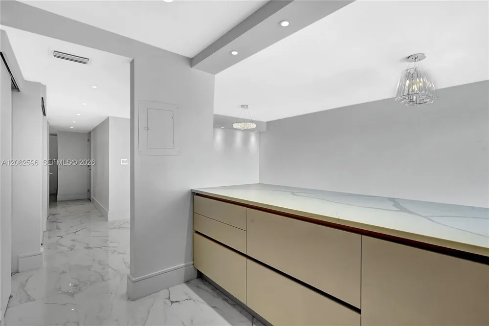 2807 NE 164th St #2 North Miami Beach, FL 33160