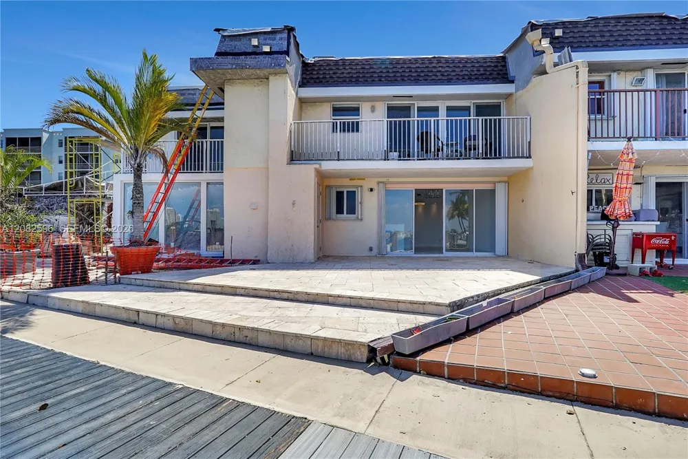2807 NE 164th St #2 North Miami Beach, FL 33160