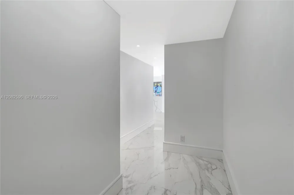 2807 NE 164th St #2 North Miami Beach, FL 33160