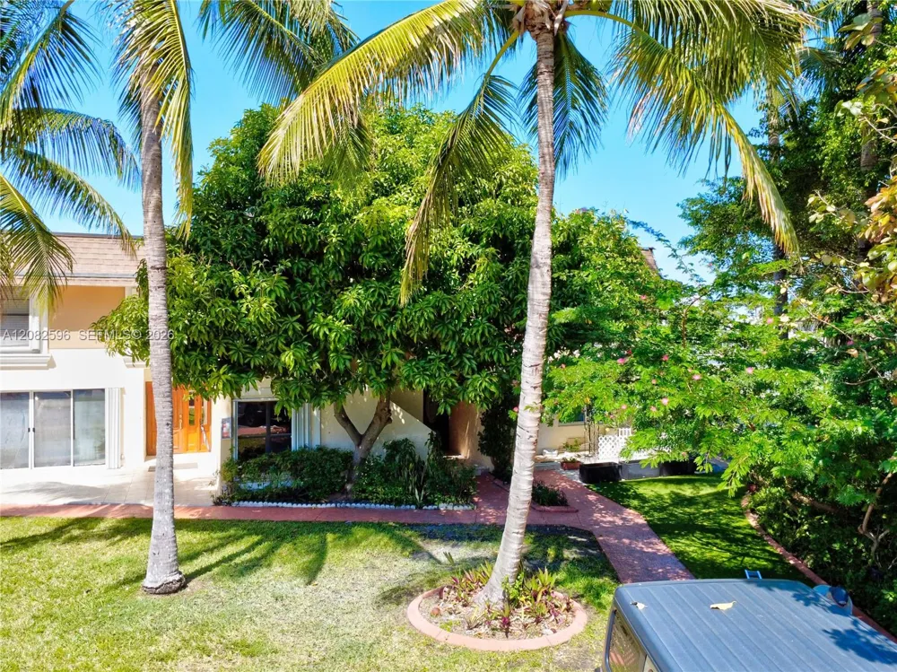 2807 NE 164th St #2 North Miami Beach, FL 33160