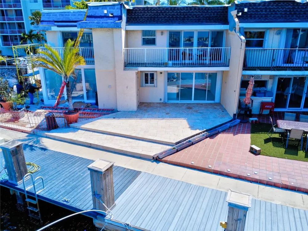 2807 NE 164th St #2 North Miami Beach, FL 33160