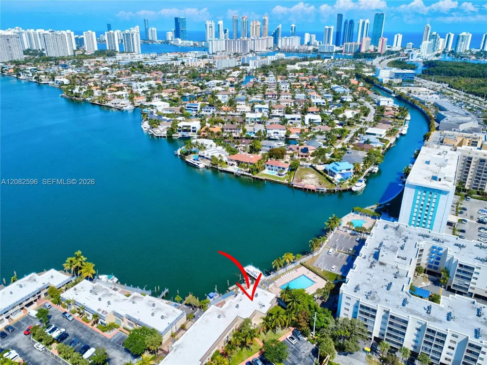 2807 NE 164th St #2 North Miami Beach, FL 33160