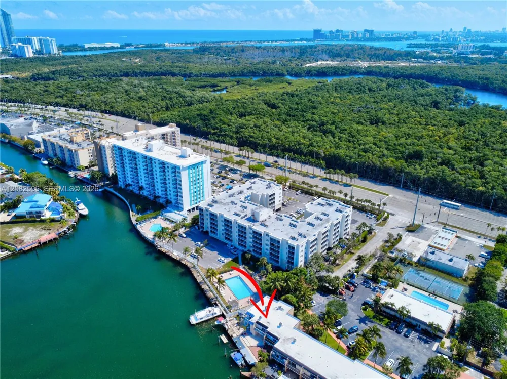 2807 NE 164th St #2 North Miami Beach, FL 33160
