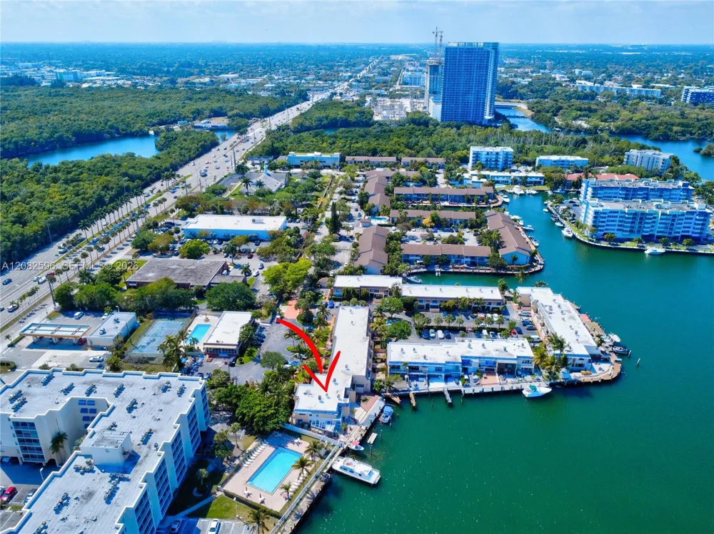 2807 NE 164th St #2 North Miami Beach, FL 33160