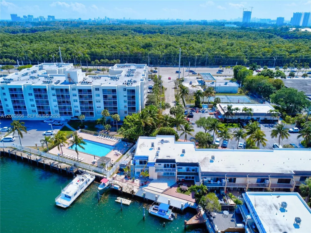 2807 NE 164th St #2 North Miami Beach, FL 33160