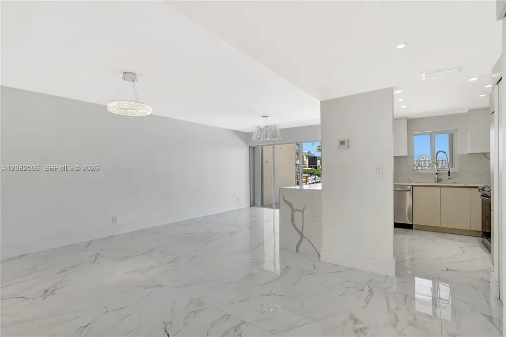2807 NE 164th St #2 North Miami Beach, FL 33160