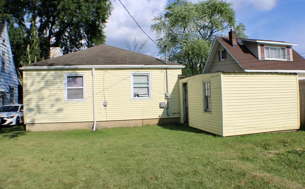 2307 Carolina Street Saginaw City, MI 48602