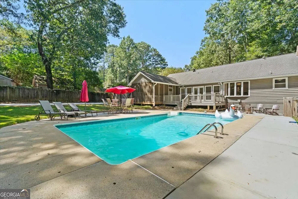 1820 Commonwealth AVE Cumming, GA 30041