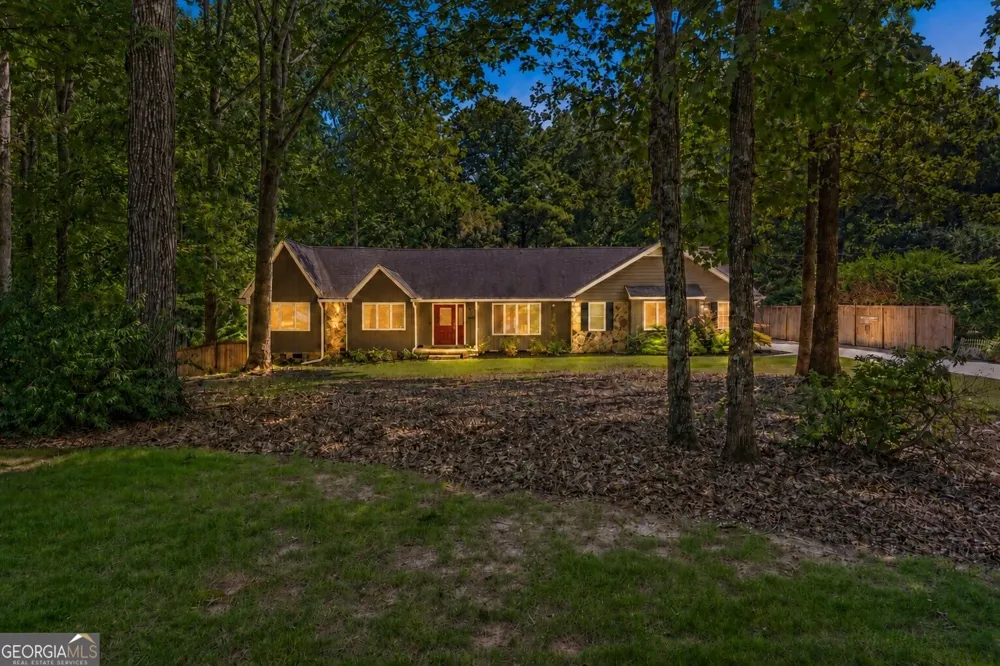 1820 Commonwealth AVE Cumming, GA 30041