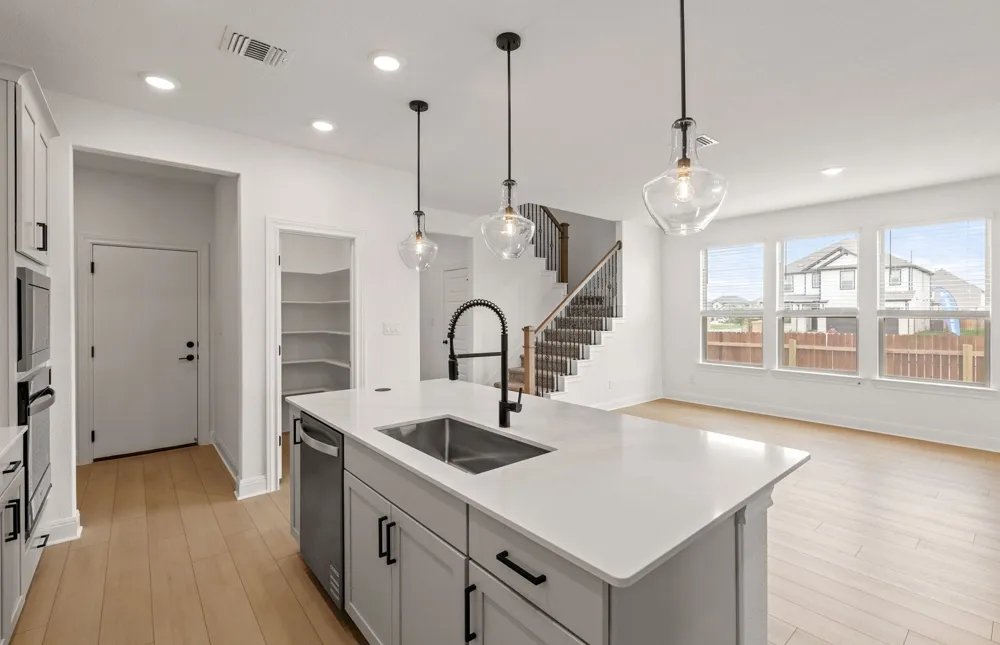 204 Amista Drive Liberty Hill, TX 78642