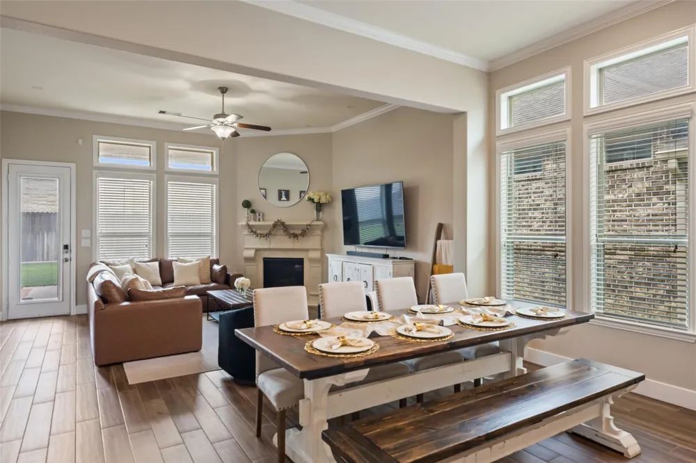 9319 Dochfour Lane Tomball, TX 77375