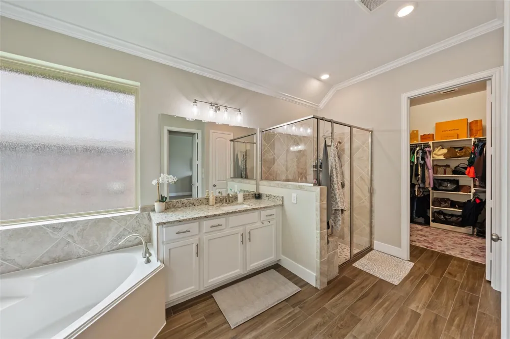 9319 Dochfour Lane Tomball, TX 77375