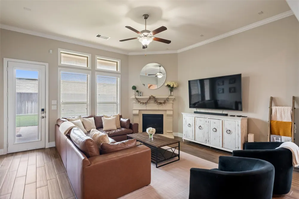 9319 Dochfour Lane Tomball, TX 77375