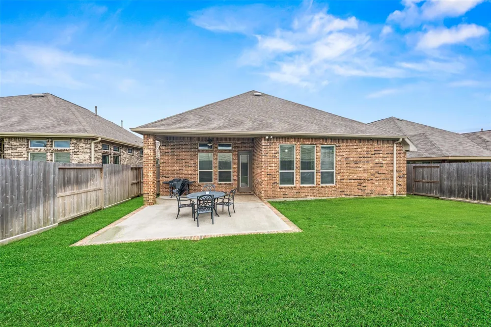 9319 Dochfour Lane Tomball, TX 77375