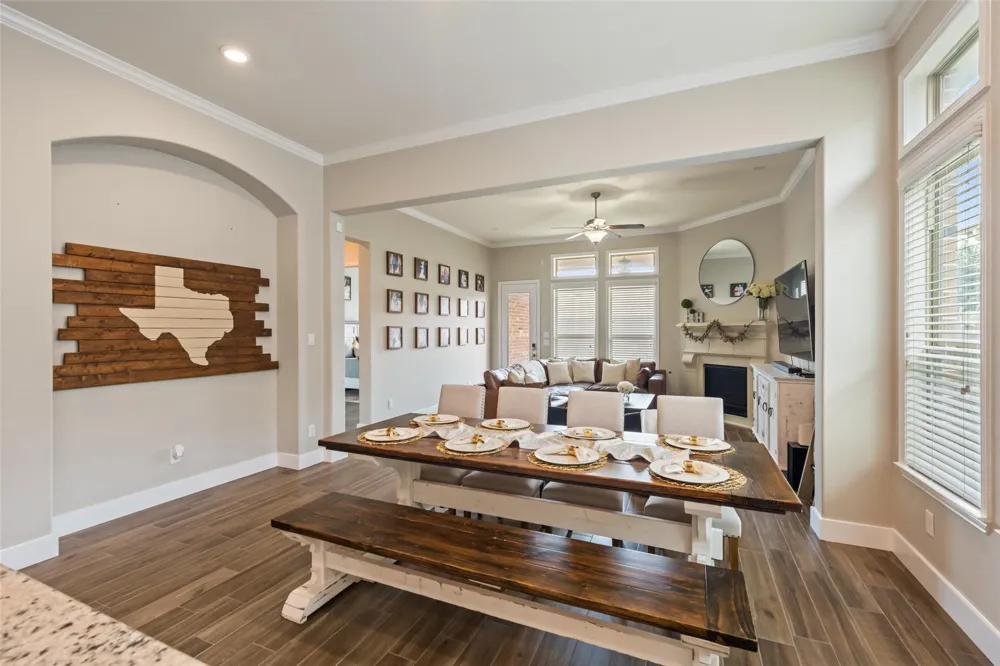 9319 Dochfour Lane Tomball, TX 77375