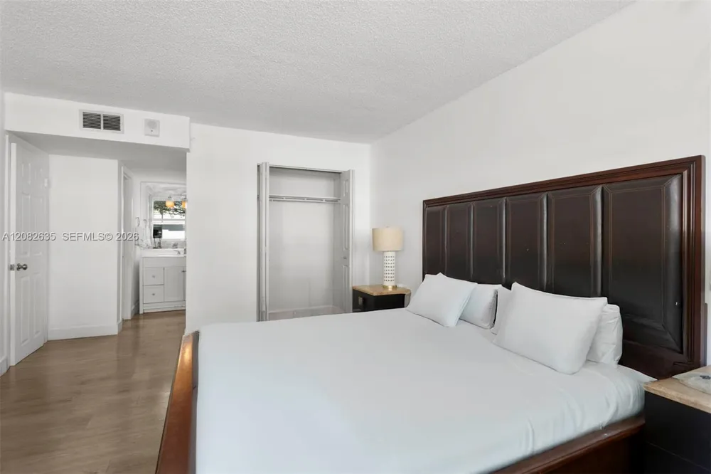 16558 NE 26th Ave #2G North Miami Beach, FL 33160