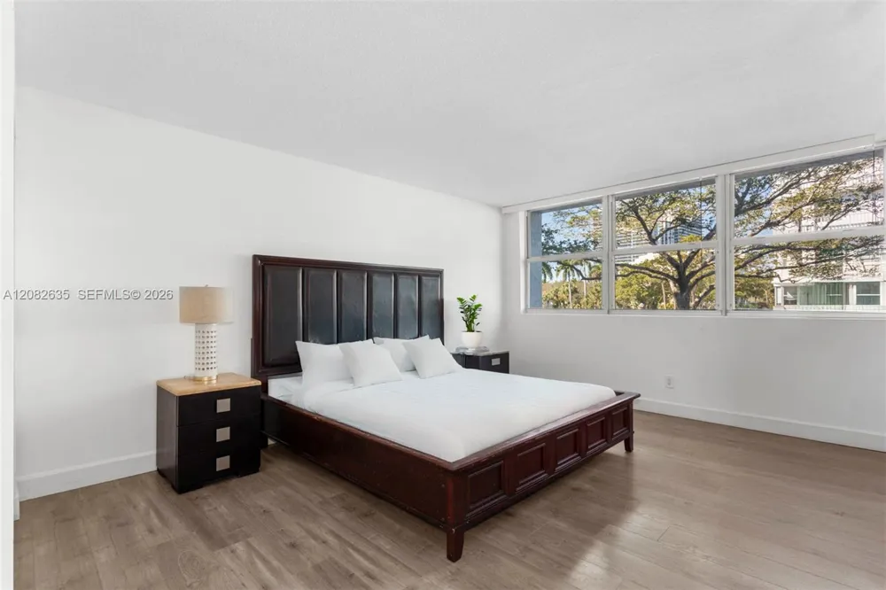 16558 NE 26th Ave #2G North Miami Beach, FL 33160