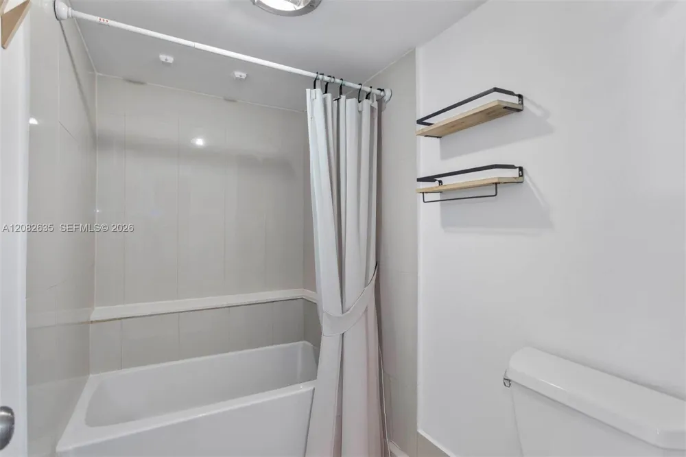 16558 NE 26th Ave #2G North Miami Beach, FL 33160