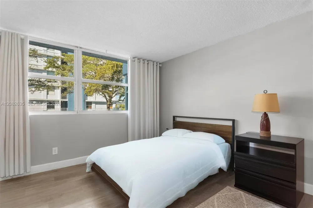 16558 NE 26th Ave #2G North Miami Beach, FL 33160