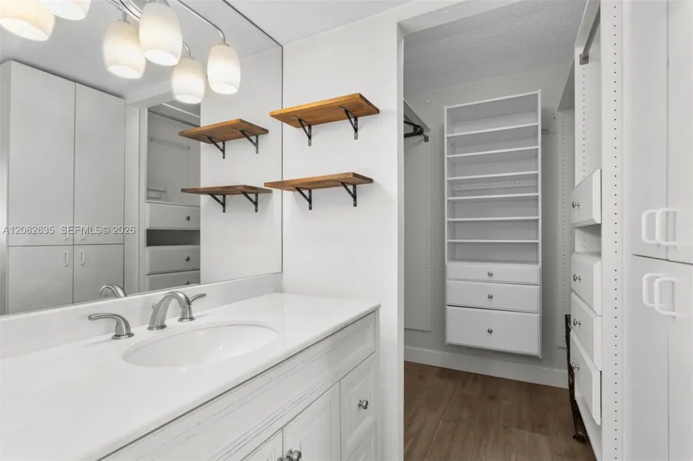 16558 NE 26th Ave #2G North Miami Beach, FL 33160