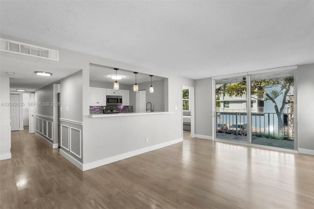 16558 NE 26th Ave #2G North Miami Beach, FL 33160