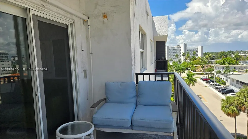 3000 Riomar St #701 Fort Lauderdale, FL 33304