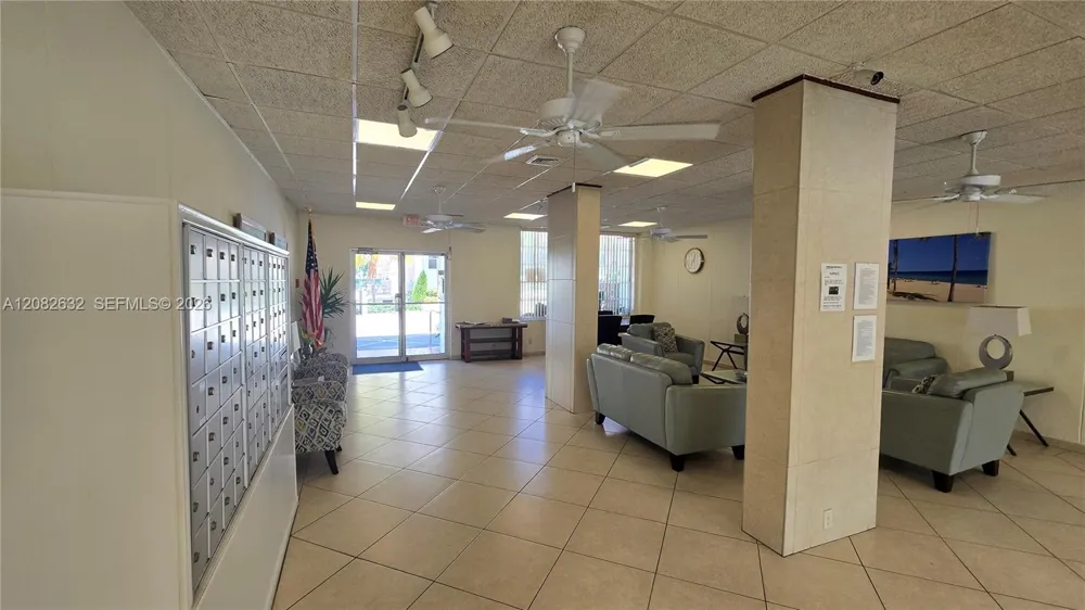 3000 Riomar St #701 Fort Lauderdale, FL 33304