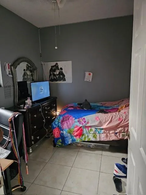 1827 RUNNERS WAY North Lauderdale, FL 33068