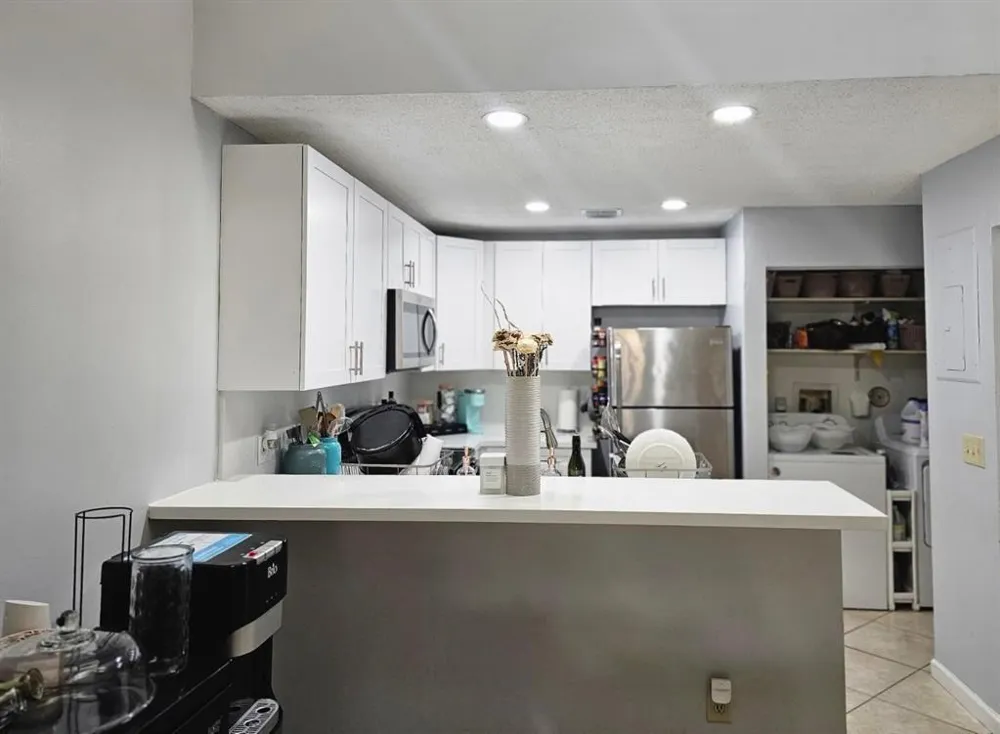 1827 RUNNERS WAY North Lauderdale, FL 33068