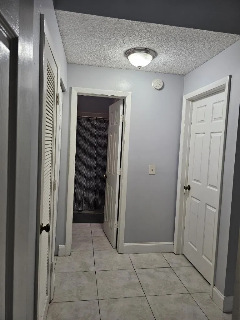 1827 RUNNERS WAY North Lauderdale, FL 33068