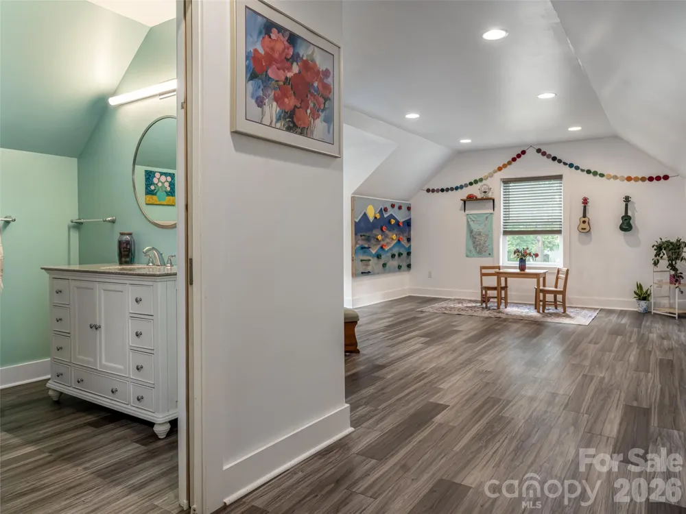 518 Onteora Boulevard Asheville, NC 28803