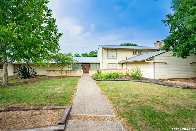 208 FRONT ST Comfort, TX 78013