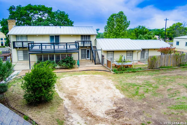 208 FRONT ST Comfort, TX 78013