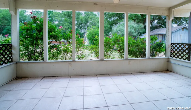 208 FRONT ST Comfort, TX 78013