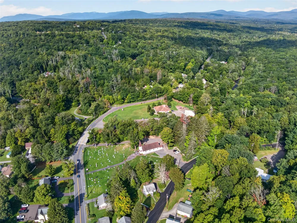 15 Hallihans Hill Road Kingston, NY 12401