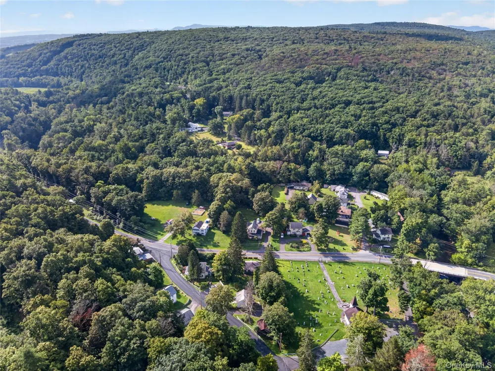 15 Hallihans Hill Road Kingston, NY 12401