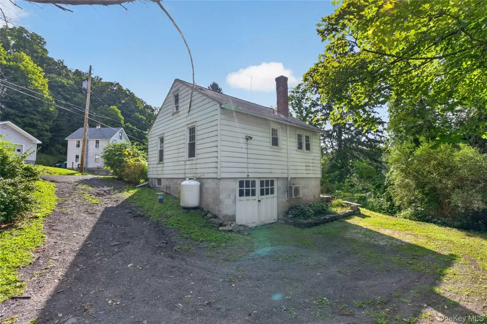 15 Hallihans Hill Road Kingston, NY 12401