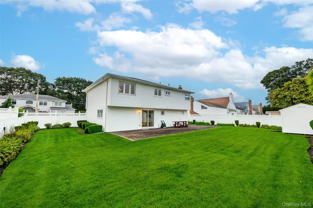 93 Toronto Avenue Massapequa, NY 11758