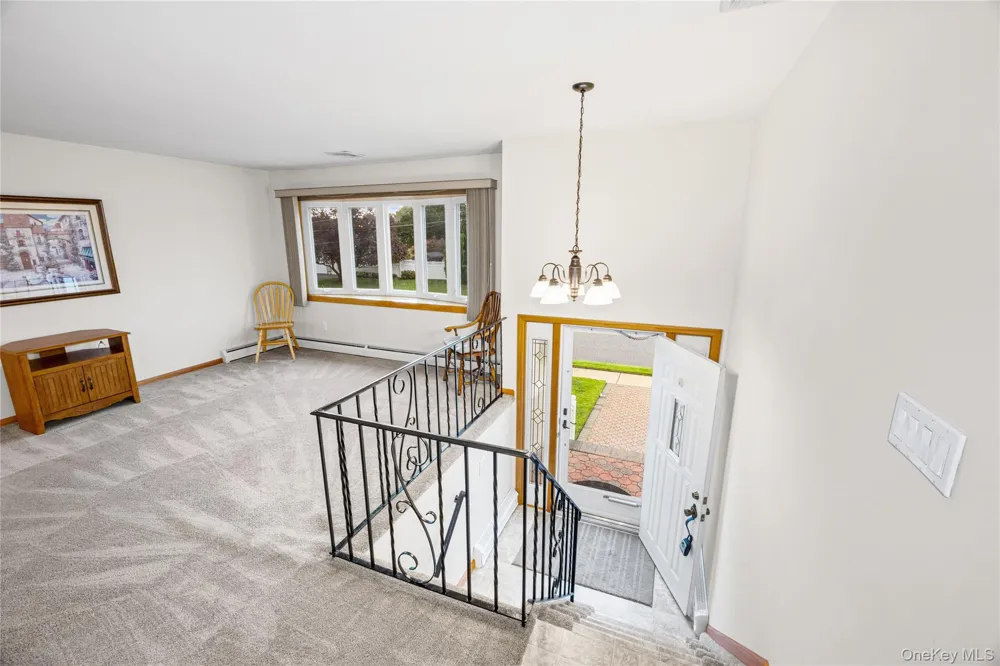 93 Toronto Avenue Massapequa, NY 11758
