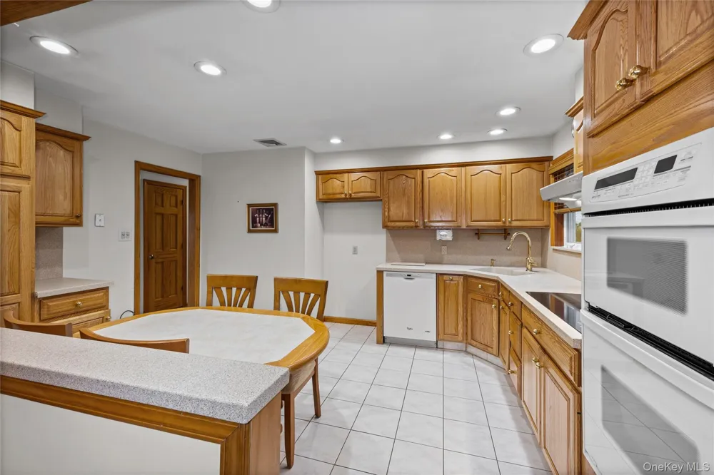 93 Toronto Avenue Massapequa, NY 11758