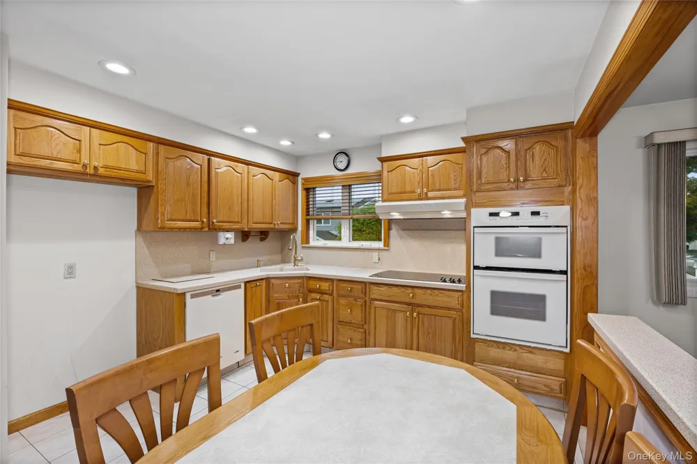 93 Toronto Avenue Massapequa, NY 11758