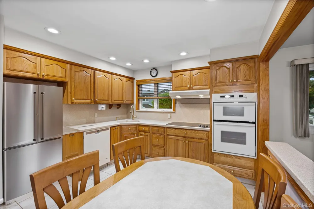 93 Toronto Avenue Massapequa, NY 11758