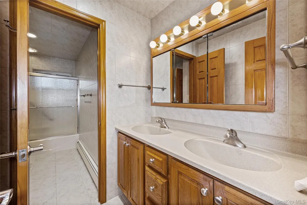 93 Toronto Avenue Massapequa, NY 11758