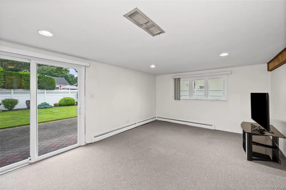 93 Toronto Avenue Massapequa, NY 11758