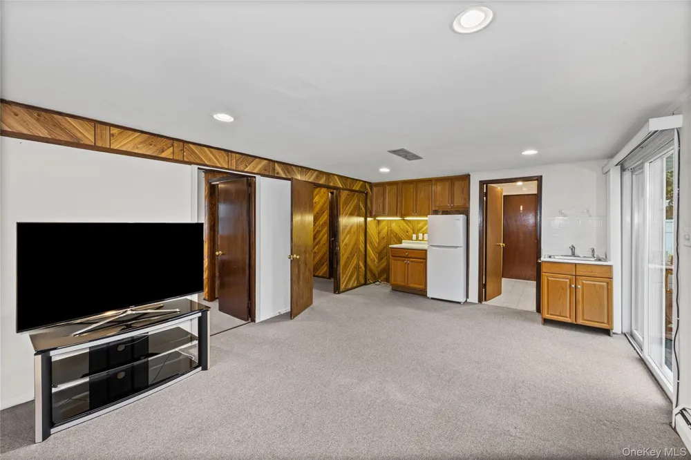 93 Toronto Avenue Massapequa, NY 11758