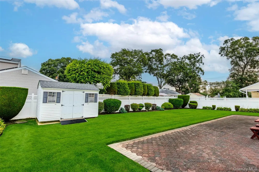 93 Toronto Avenue Massapequa, NY 11758