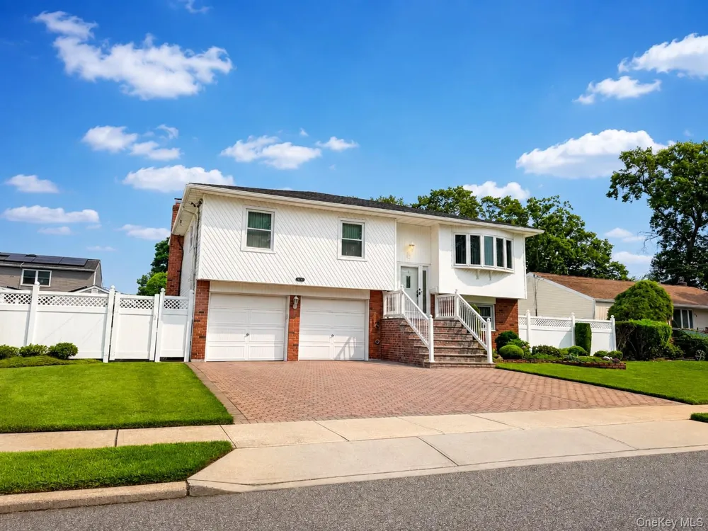 93 Toronto Avenue Massapequa, NY 11758