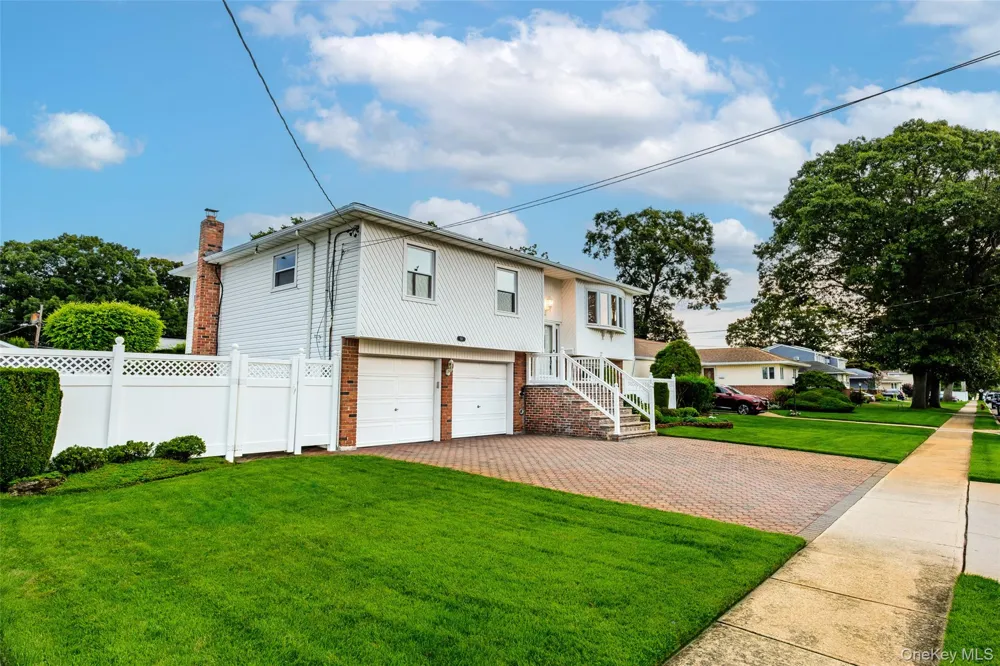 93 Toronto Avenue Massapequa, NY 11758